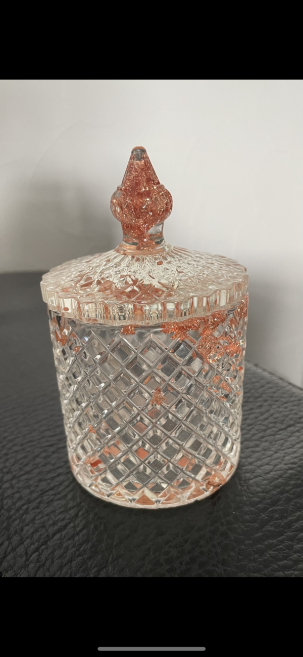Jolie boite transparente avec paillettes cuivrées