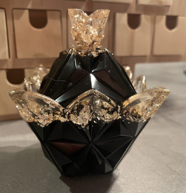 Boite "diamant "noire et dorée